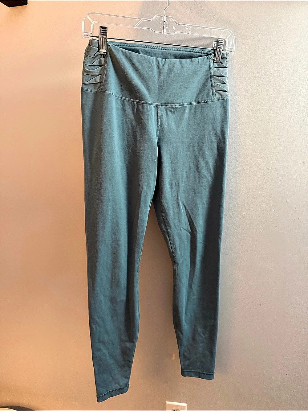 Yogalicious Ruched Waist Athletic Leggings in Blue Size Medium